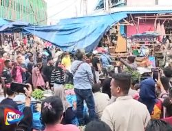 Ricuh! Penertiban Pedagang Kaki Lima di Pasar Raya Padang, 7 Orang Satpol PP Luka-Luka
